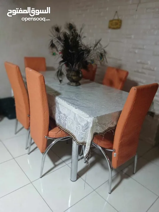 طاولة سكوريت أنيقة للبيع  نظافة من البيت مباشرة – مش معرض ولا وساطة ستايل عصري ولمسة راقية