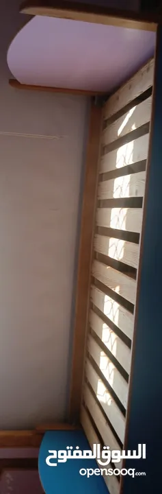 تخت للبيع بحالة الوكالة خشب ثقيل