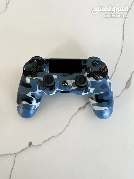 PlayStation 4 - 1TB + 2 Controllers (Digital Only Excellent Condition)