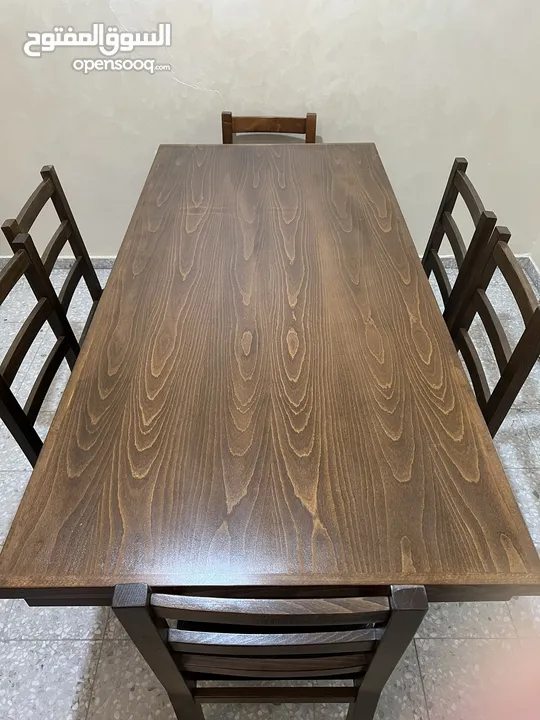 طاولة سفرة بحالة ممتازة للبيع