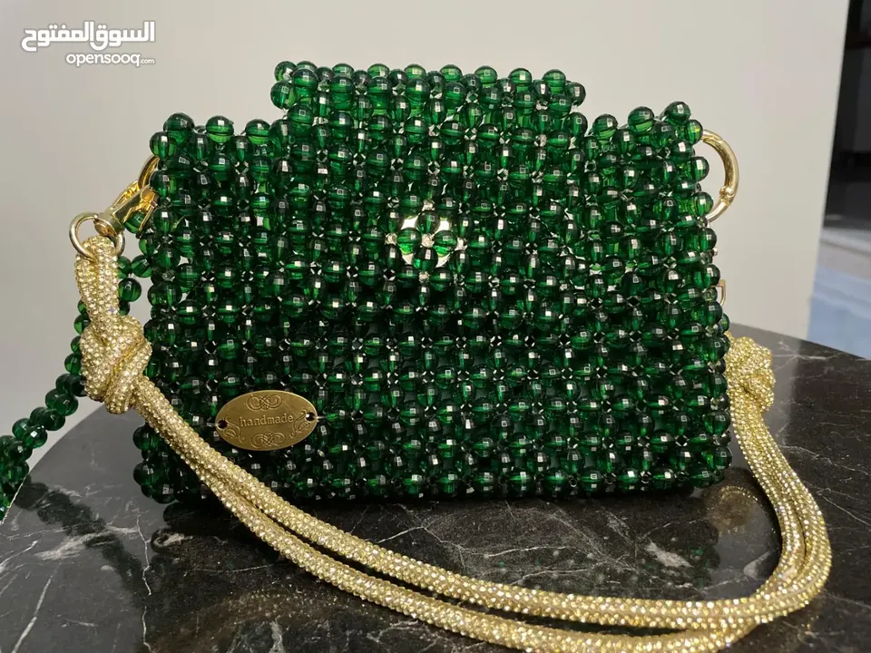 حقائب يد هاند ميد  او صناعه يدويه حسب الطلب  بالحجم واللون والموديل المرغوب ليه