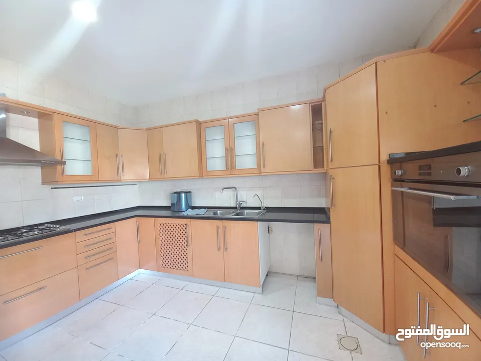 شقة للبيع في عبدون  ( Property ID : 31712 )