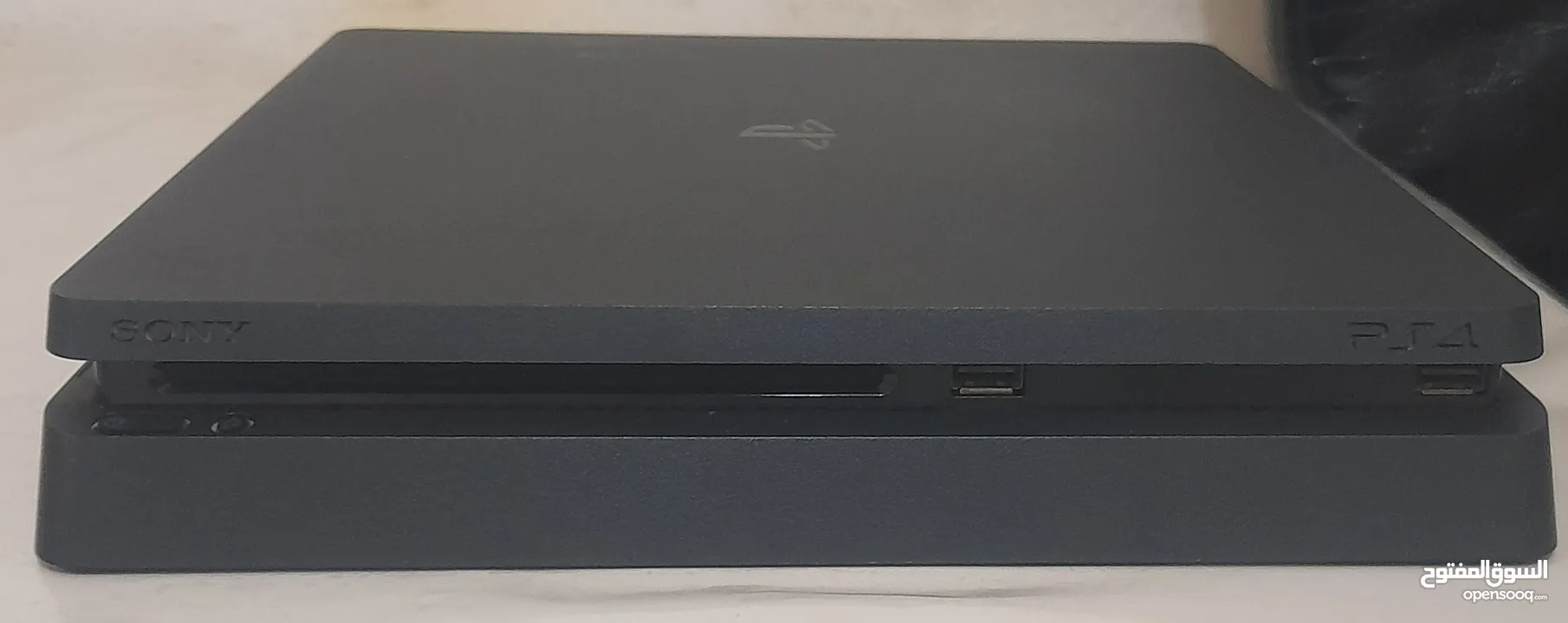 PS4 Slim ( Jet Black)