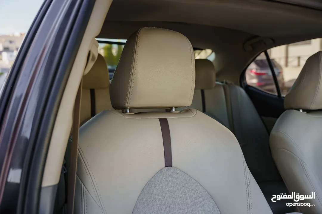 Toyota Camry GLE Hybrid 2019  تويوتا كامري GLE هايبرد  فل كامل مع فتحه