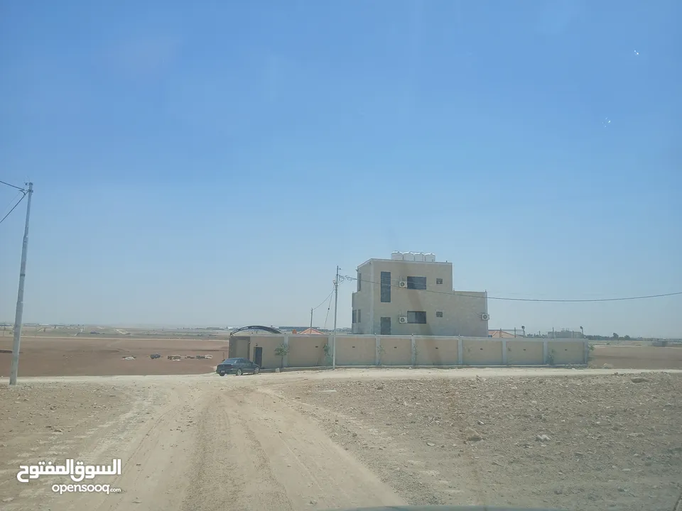 أرض للبيع في القسطل قرب شارع المطار