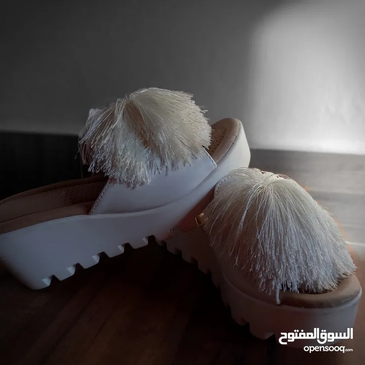 احذيه بحال الجديد لبسة واحدة للبيع         أحذية  أحذية