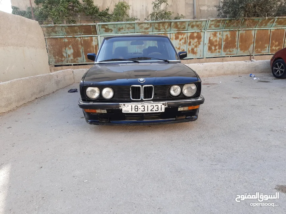 سيارة BMW 518i