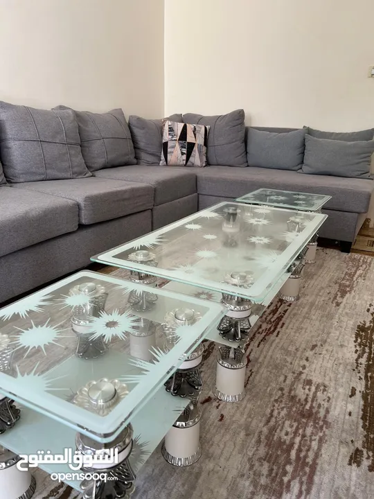 سكملات زجاج للبيع Glass tables for sale