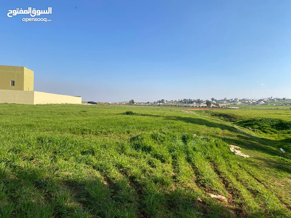 بيت ريفي وشاليه للبيع او البدل على شقة في عمان