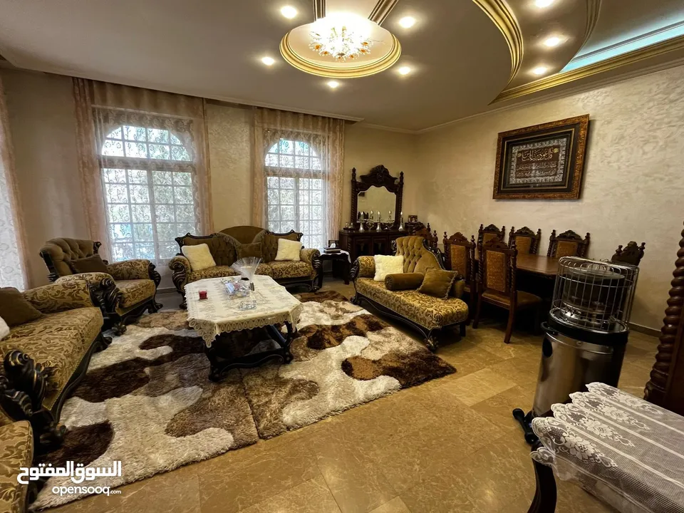 فيــلا مميزة للبيع –  طريق المطار  - خلف مدارس الشويفات