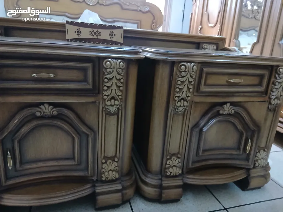 غرفه نوم كبيره ،، خشب زان طبيعي،، تفصيل ممتاز ،، الغرفه شبه جديييده