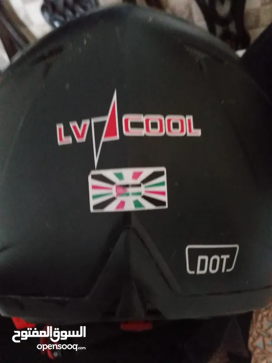 خوذة دوت Dot للبيع بحالة الوكالة