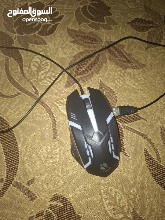 ماوس وكيبورد للبيع سلكيه مضيئه،،،،،،،  ،،