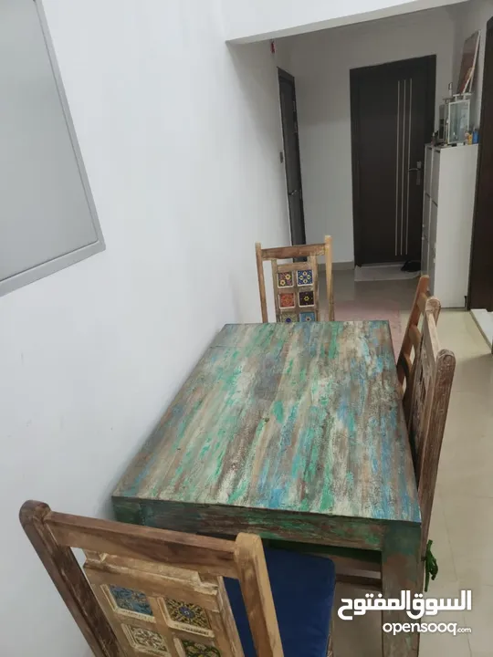 طاولة خشب سفرة