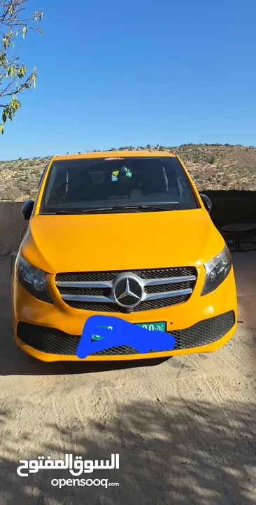 مرسيدس في كلاس عمومي