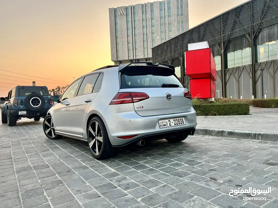 للبيع جولف Golf GTI