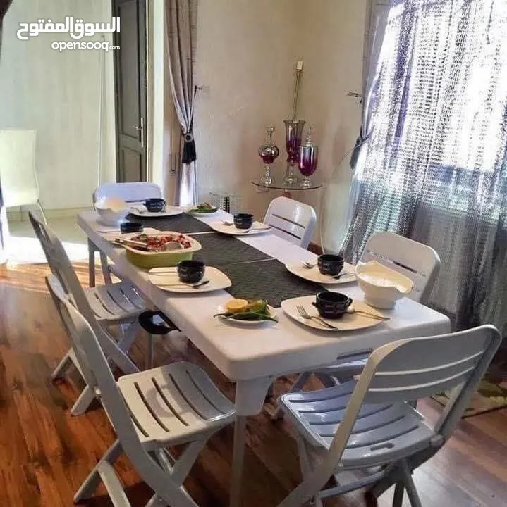 طاولات وكراسي طوي بتزبط للرحل والعزايم الكبيرة