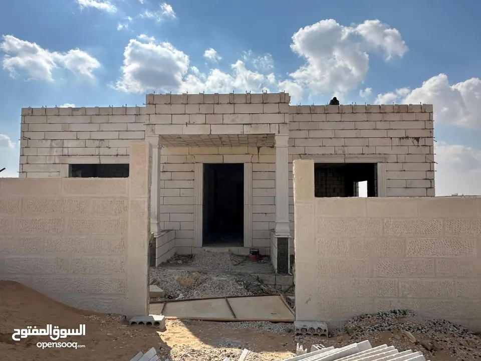 بيت مستقل للبيع في الذهيبه الشرقيه ق التشطيب أربع واجهات حجر مساحه البناء 220 متر