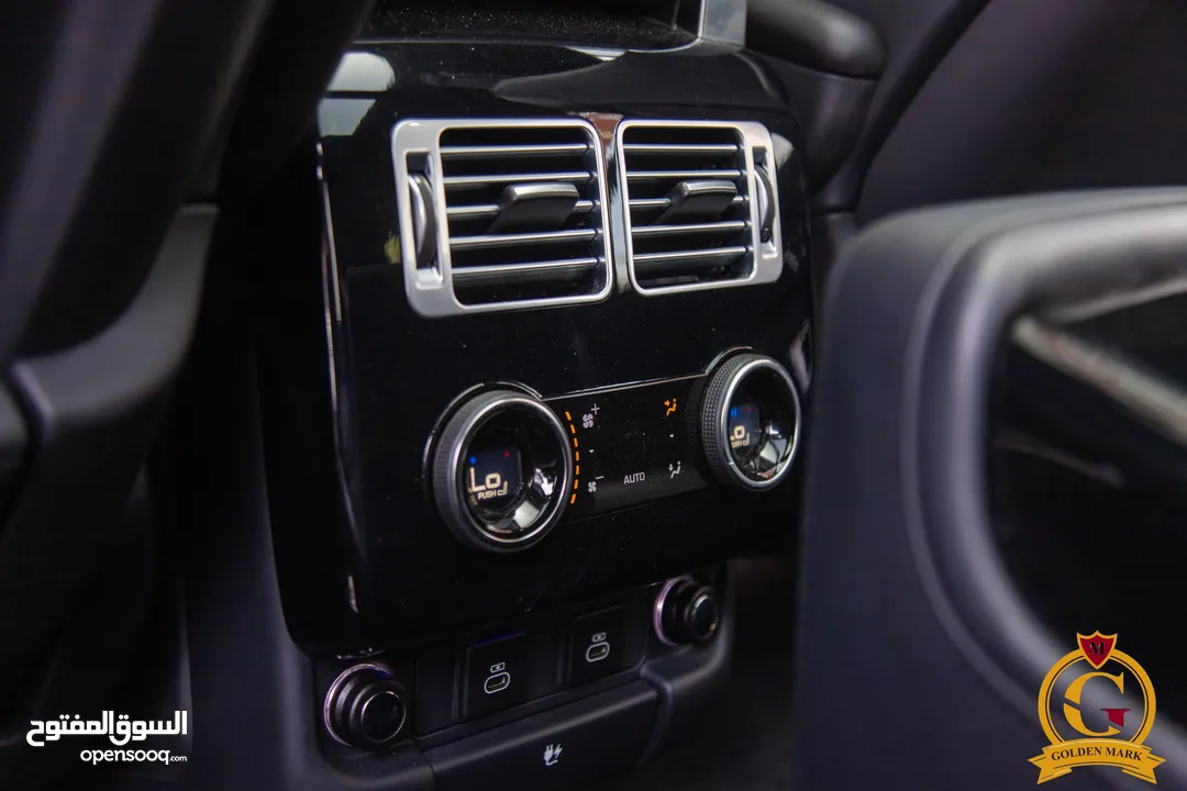 Range Rover Vogue 2021 Autobiography Black package   السيارة وارد الماني و قطعت مسافة 33,000