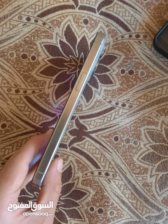 ايفون 15برو ماكس بحاله ممتازي لون تيتانيو