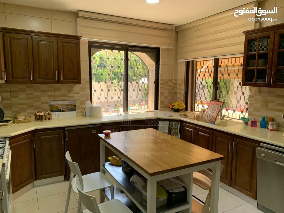 Luxurious Villa For Rent In Dair Ghbar