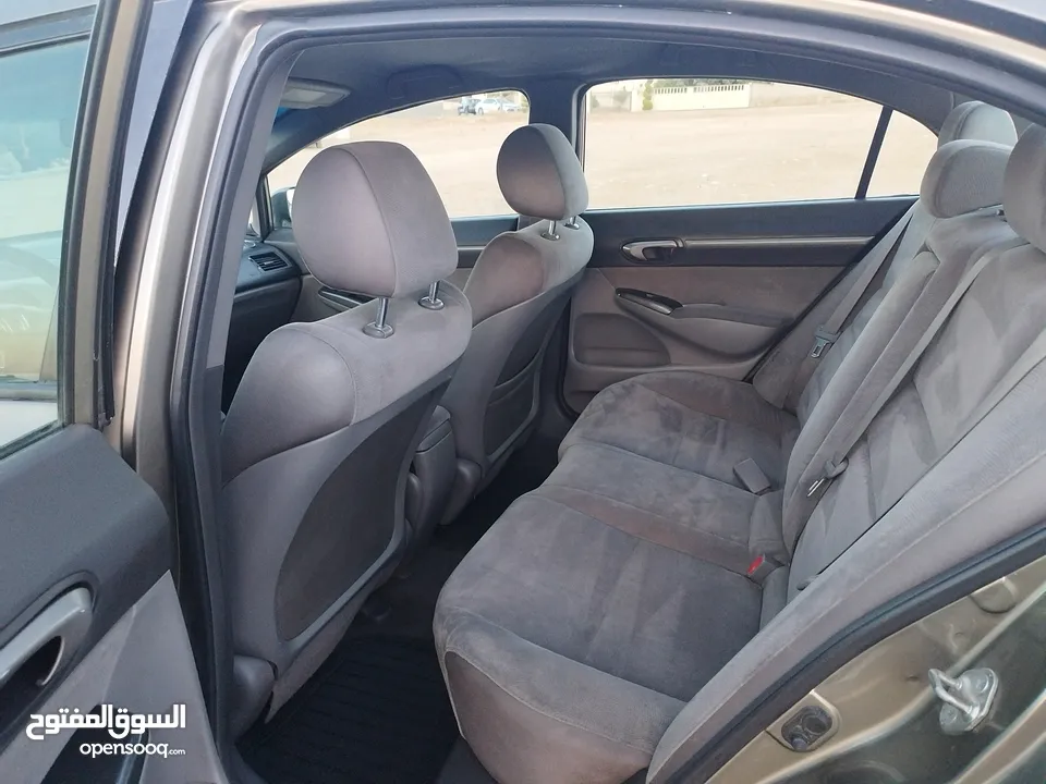 هوندا سيفيك 2006 بنزين للبيع في عمان 2006 Honda Civic V-Tech 1.8 L for Sale in Amman