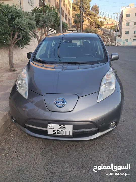 نيسان ليف 2015