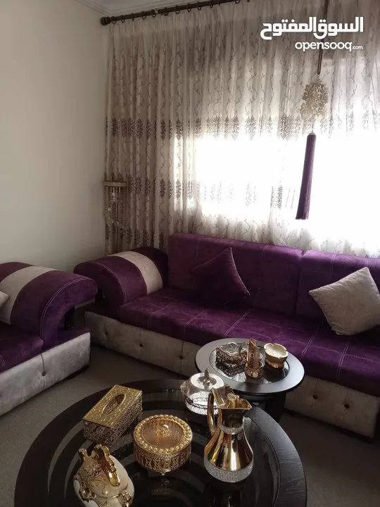 طقم ضيوف كورنر للبيع مع طاولات و برادي