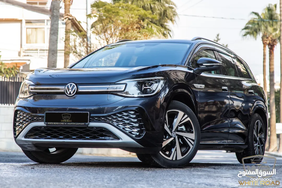 Volkswagen ID6 Crozz Pro 2024  السيارة مميزة جدا و قطعت مسافة 4,000 كيلو متر