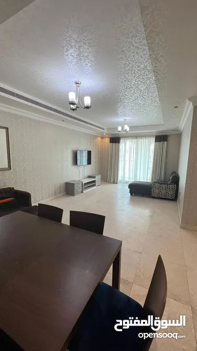 شقة سكنية للبيع في مسقط جراند مول مبنى 8 ممتازة وكبيره مؤثثة ونظيفة