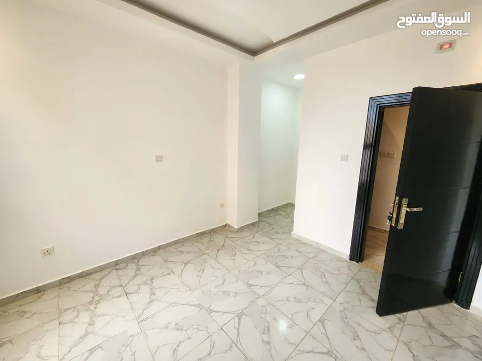 شقة استثمارية فاخرة للبيع (طابق ارضي)