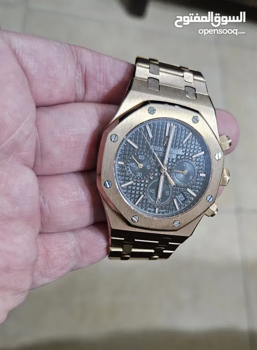 اوديمار كوبي بحالة الوكالة ولا قشط او قحط ملبوس مرتين فقط AP Audemars Piguet التفاصيل أسفل الشاشة