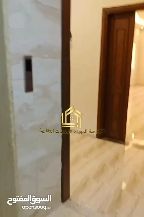 شقة فارغة - المدينة الرياضية - 3نوم 1ماستر - 210م - مطلة - قريبة من الخدمات