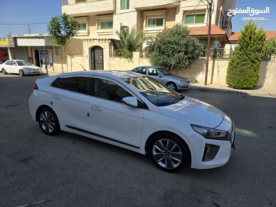 هونداي ايونك 2018 فل كامل فحص كامل عداد 130Km مالك 1 فقط