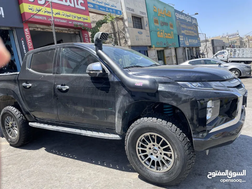 متوفر لدى مؤسسة احمد عماد جميع الاطارات وجنطات 4x4