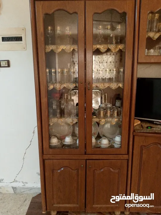 بوفيه ست خزائن قابل للتفاوض