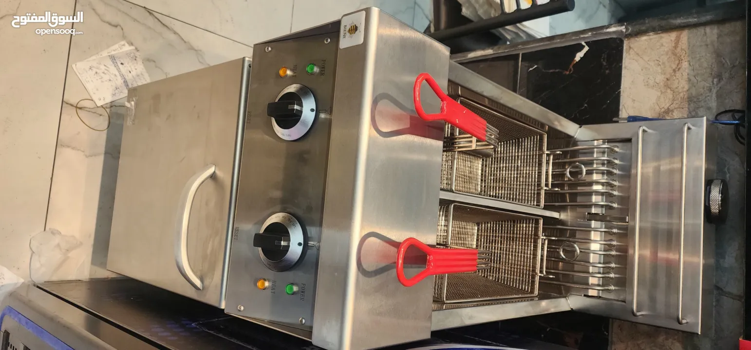 معدات مطعم برجر شبه جديد