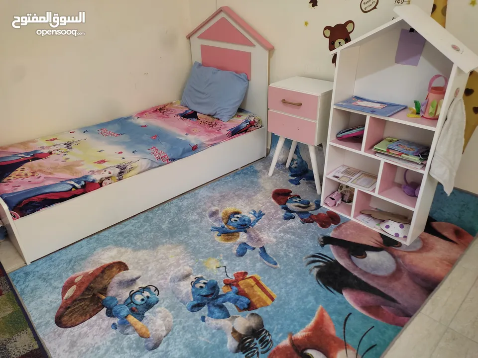 غرفة طفلة بحالة ممتازة