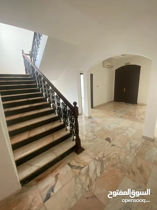 For Rent 5 Bhk Villa in Al Azaiba  للإيجار فيلا 5 غرف نوم في العذيبة