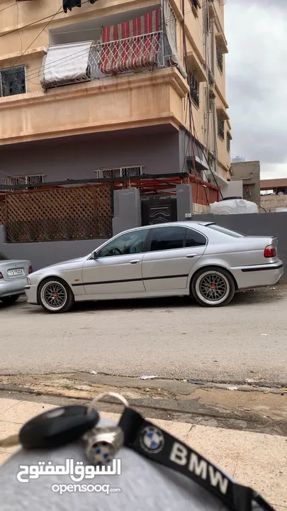 Bmw E39 525ia 2002موديل