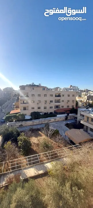 شقة مميزة جدا للبيع مع روف منطقة الجندويل بل قرب من الأحوال المدنية
