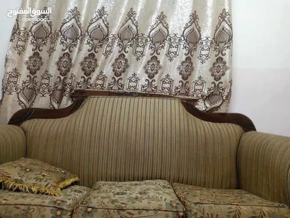 طقم كنب 7مقاعد خشب زان للبيع او للبدل على جنابي