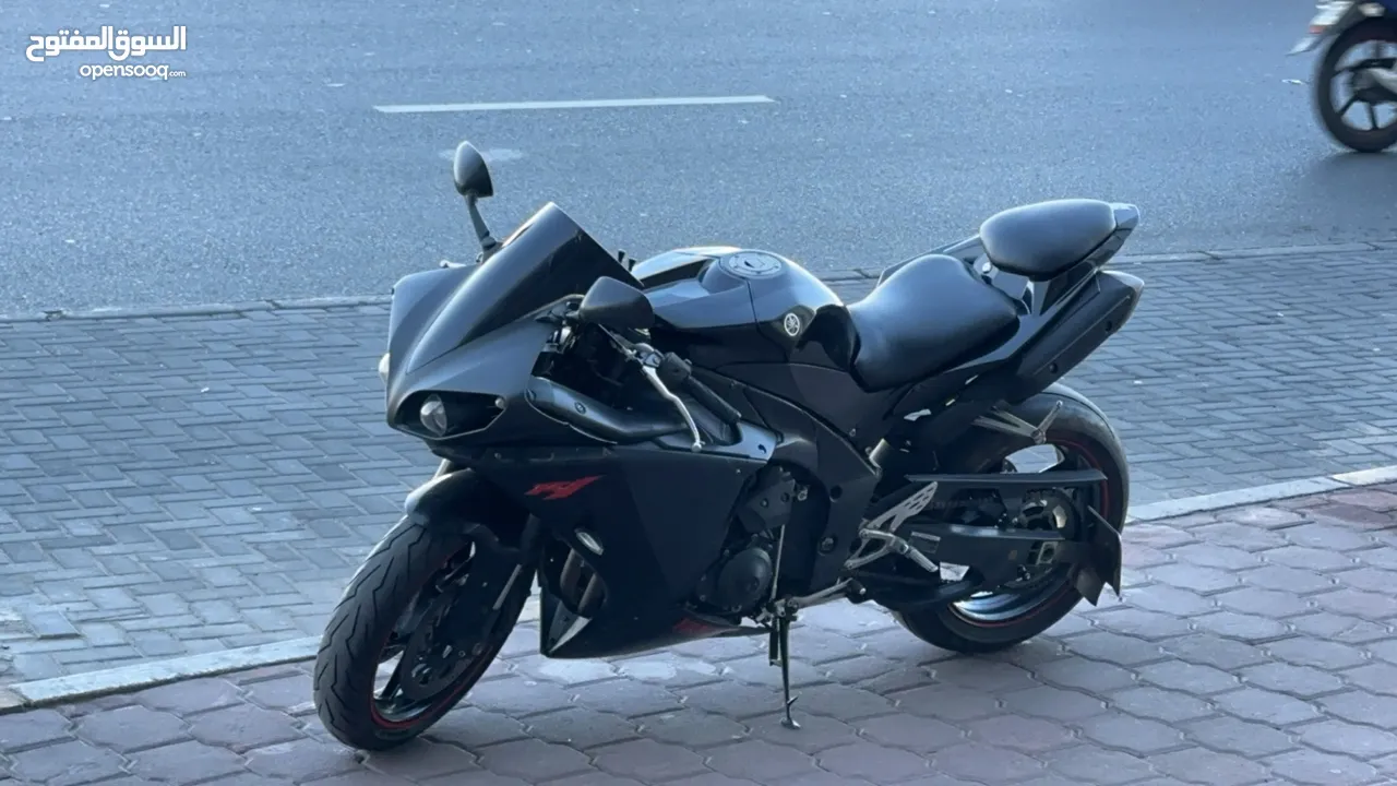 للبيع ياماها ار 1 - yamaha r1 2010