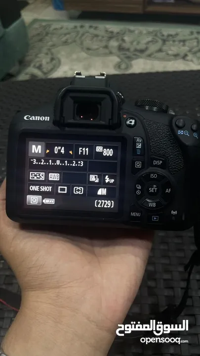 Canon  EOS T7 (2000d)كاميرا  للبيع مع عدستين واكسسوارات كامله