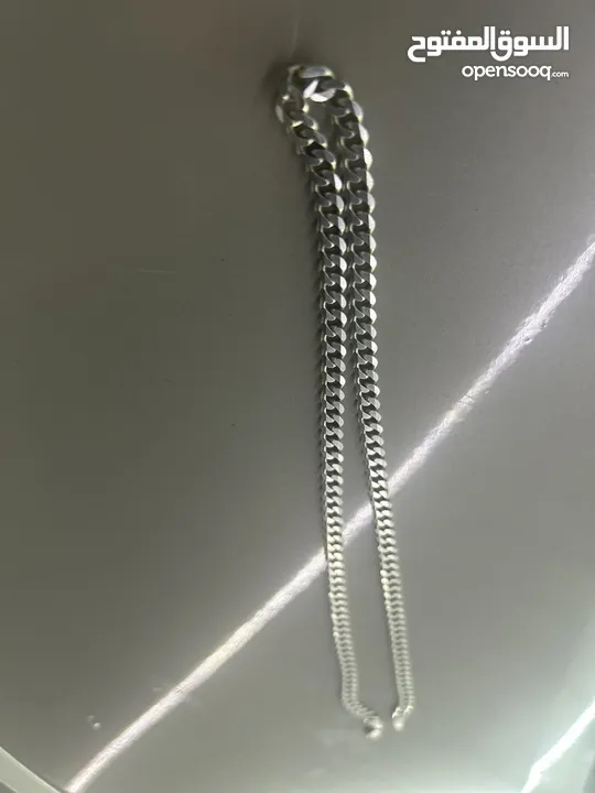 used perfect silver chain which is 29 grams