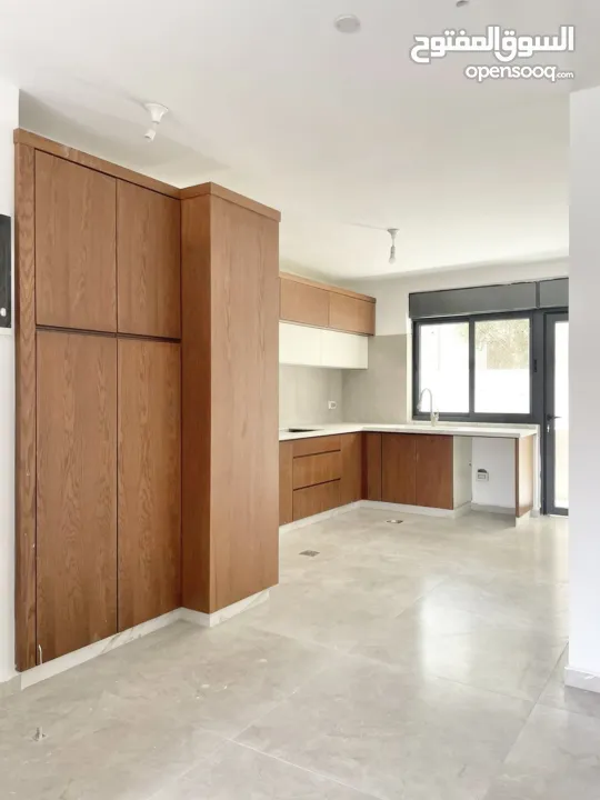 شقق للبيع في عين منجد