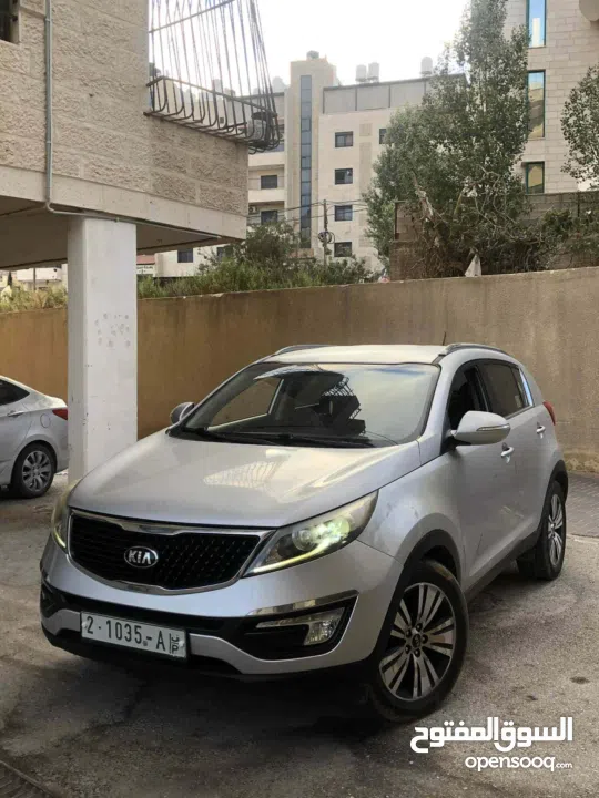 سبورتاج 2015 في الرخصة فل ما عدا فتحة فحص نخب دهان 3 قطع فقط للبيع ع الكاش فقط او بدل