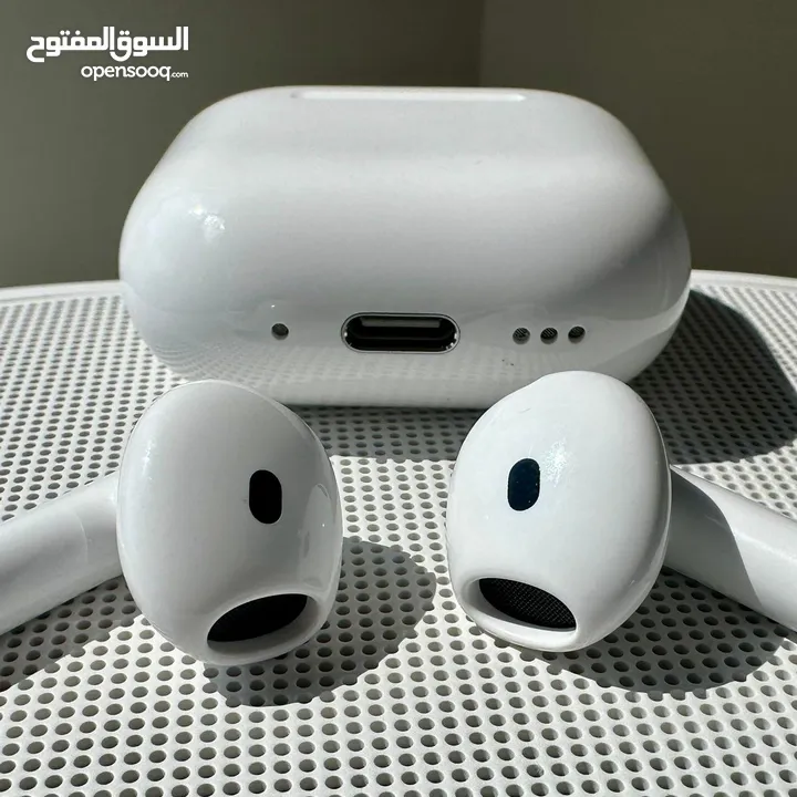 Airpods 4طور من نفسك واسمع تسجيلات. محاضراتك وكتب تطوير الذات او الكورسات اثناء تنقلك، سعر مغري