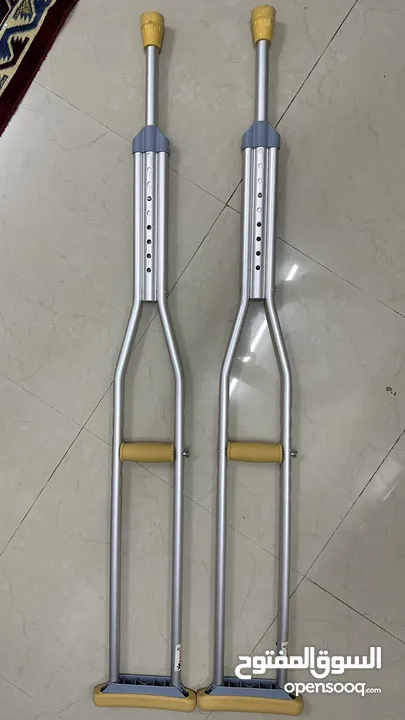 عكاز (crutch)  medium/حذاء مشي لتثبيت الكسور( air, uncle worker/Airboot for fracture,sprain) medium