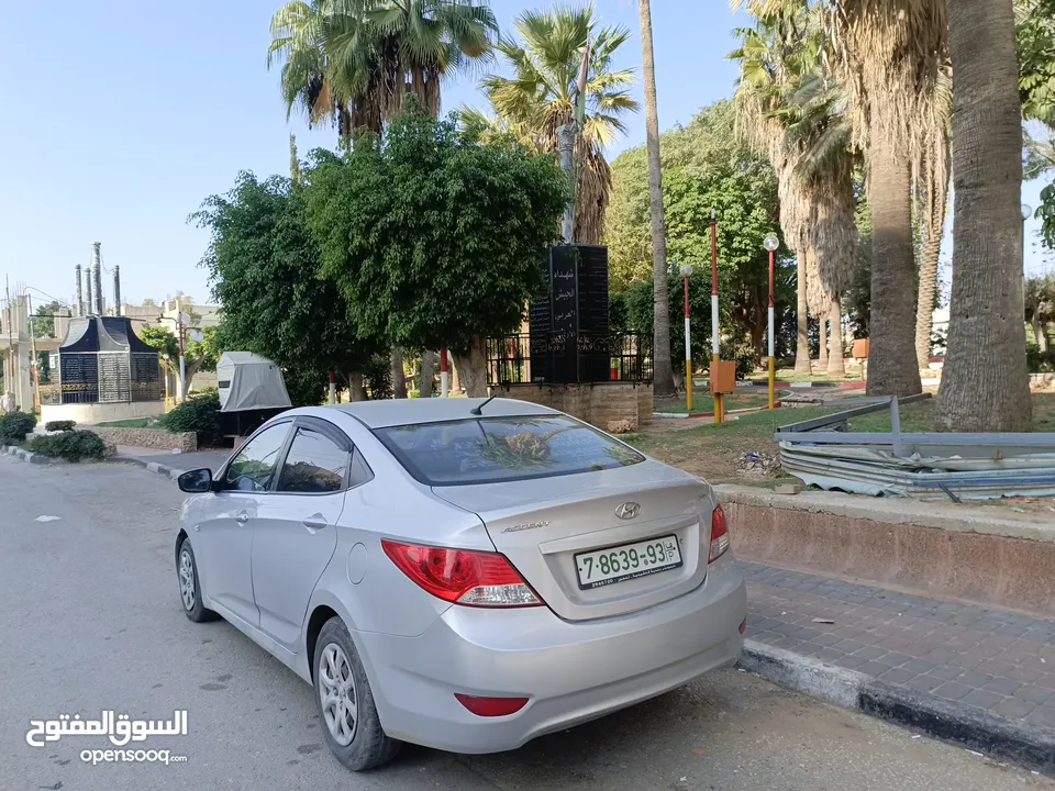 هونداي اكسنت ديزل 2015 جير عادي بسعر حرق 39000 البدل وارد اصل برايفت